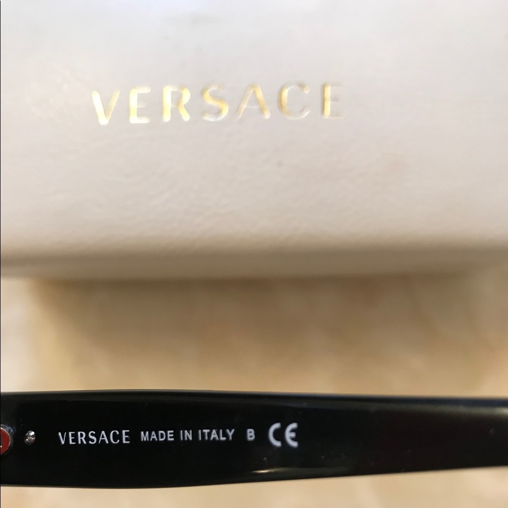 Versace sunglasses - Picture 4 of 6